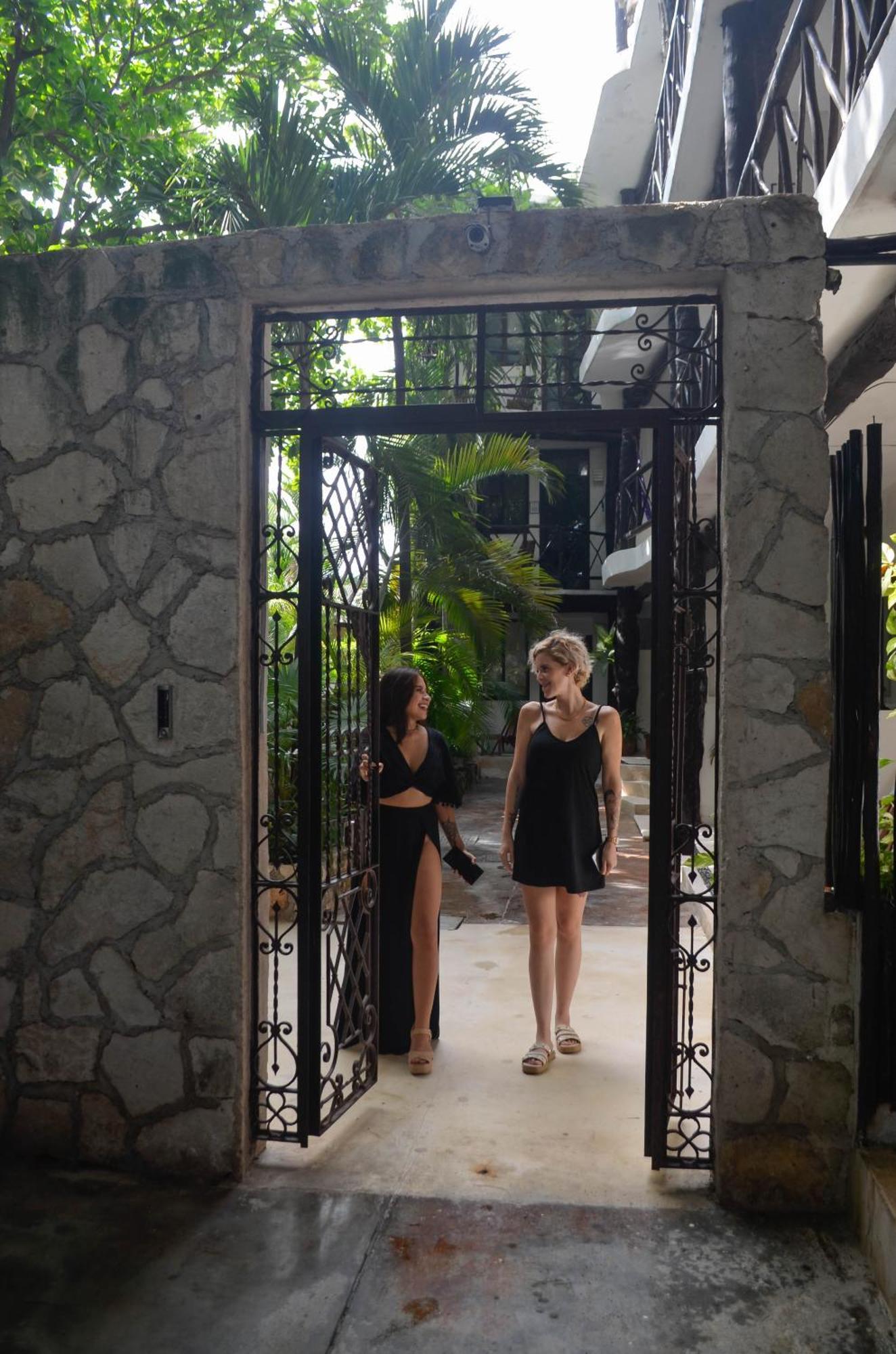 Siesta Fiesta Hotel Adults Only - 5Th Avenue Playa del Carmen Bagian luar foto